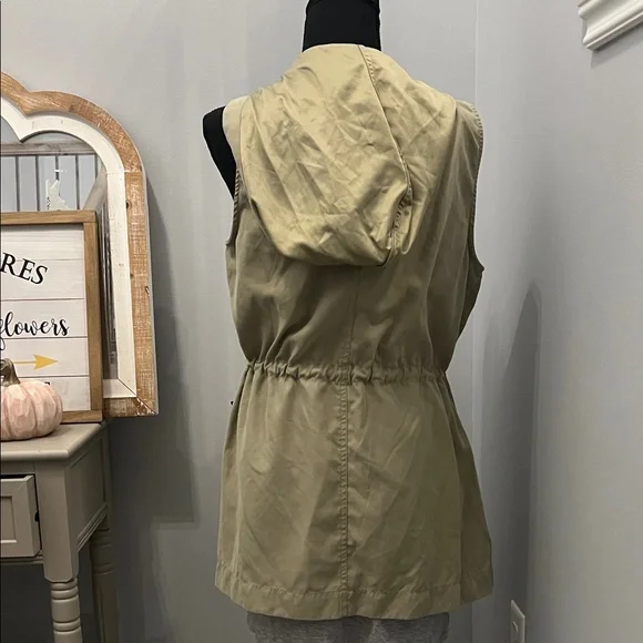 Staccato Women's olive Sleeveless Vest - Picture 6 of 6
